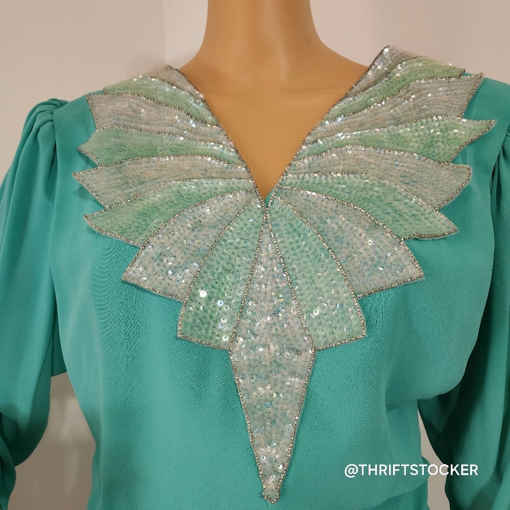 Elegant Teal Vintage Blouse with Silver Accents - Picture 3 of 8
